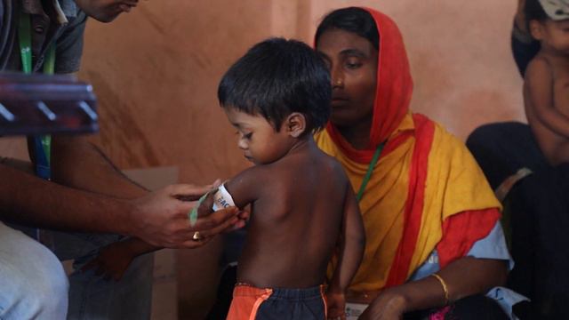 Survey Shows High Rates of Malnutrition Among Rohinyga Child Refugees смотреть онлайн