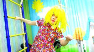 Рома и Настя устроили веселую вечеринку! Что придумал Хелпик?