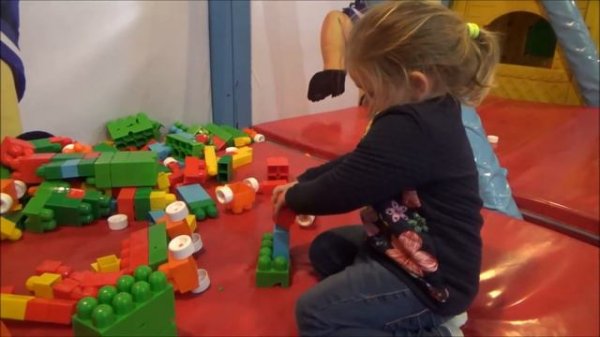 VLOG PlayLAND entertainment center Горки Лабиринт Бассейн с шариками Батут Детский центр Forum Aydı