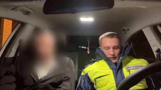 «Я вообще пьяных ненавижу»: в Ставрополе сотрудники ГИБДД поймали нетрезвого водителя смотреть онлайн