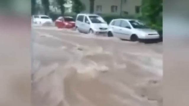 Top 45 minutes of natural disasters caught on camera. Most hurricane in history. Austria смотреть онлайн