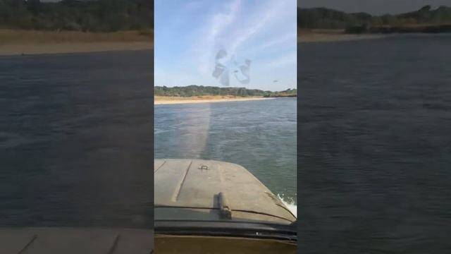 Уаз переплывает реку Новокубанск смотреть онлайн
