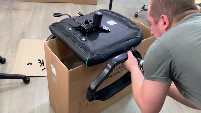 Обзор игрового геймерского кресла Бюрократ VIKING ZOMBIE A3 смотреть онлайн