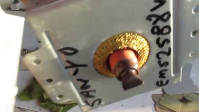 MICROONDAS QUE SACA CHISPAS DEVES ASER ESTO PARA REPARARLO смотреть онлайн