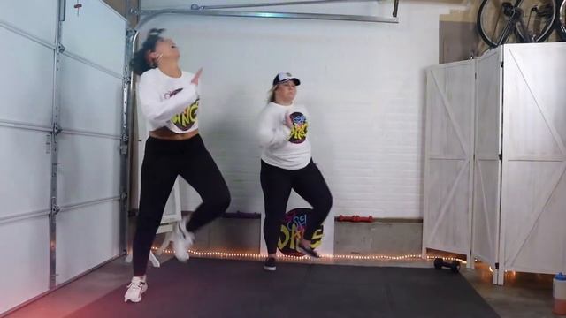80's Dance Fitness Workout "Every Little Step" Bobby Brown with Old School Dance Fitness смотреть онлайн