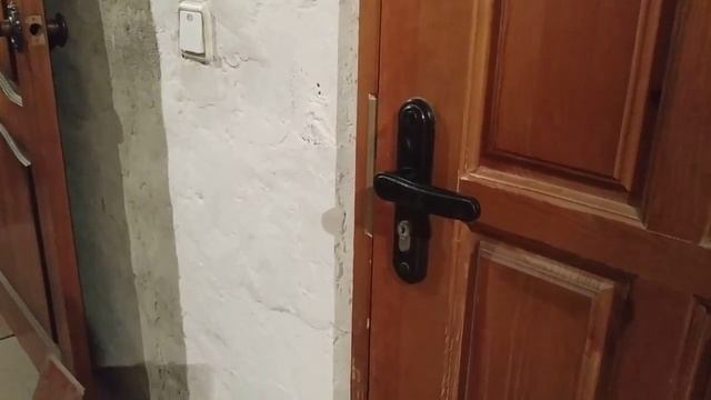 Наш погреб прямо в цокольном этаже дома. Показываем свои запасы. смотреть онлайн