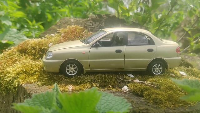 Масштабна модель автомобіля Daewoo Ланос в масштабі 1:22. смотреть онлайн