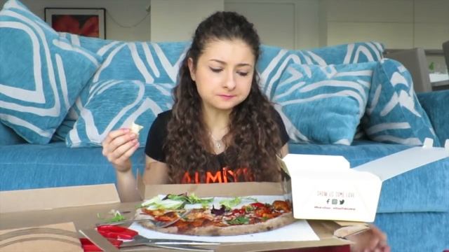 Pizza Mukbang | Разговор про веганство смотреть онлайн