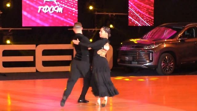ShowDance Standard "В мечтах о Калифорнии" / Гришко Матвей и Хаткевич Мария (Минск) / 21.05.2023 смотреть онлайн