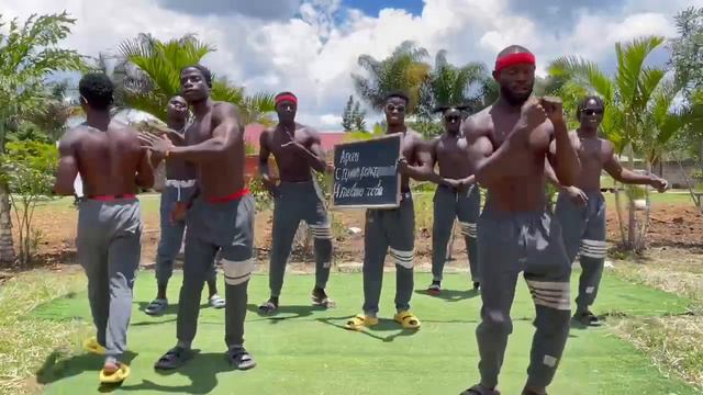 ПОЗДРАВЛЕНИЕ из АФРИКИ для АРСЕНА смотреть онлайн