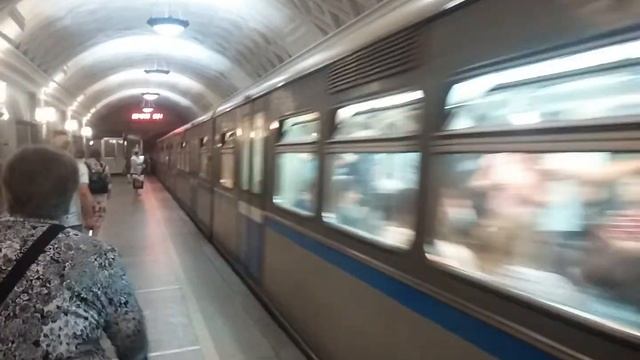 81-740/741.1 Русич На станции Курская смотреть онлайн