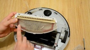 Замена аккумулятора и щеток на роботе пылесосе Xrobot xr-510f. Два года опыта эксплуатации.