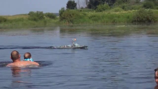 Запуск корабля в городском парке на пляже смотреть онлайн
