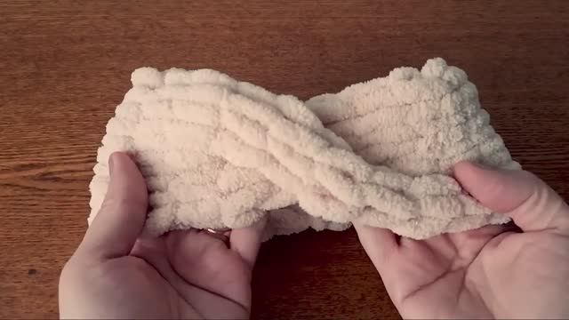 Повязка на голову из плюшевой пряжи Ализе Пуффи. смотреть онлайн