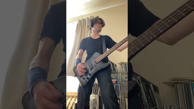 roots radicals/rancid bass cover смотреть онлайн