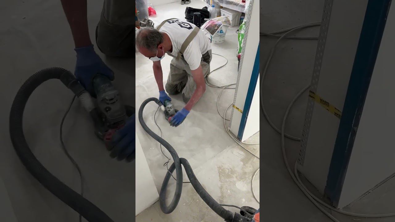 Доработка стяжки перед укладкой инженерной доски в ЖК Хэдлайнер #дизайнерскийремонт смотреть онлайн