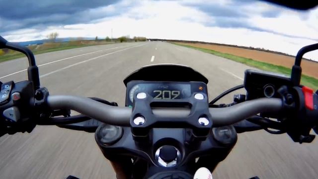 Honda CB650R 2019 0-200KMH Acceleration Test I Quick Shifter