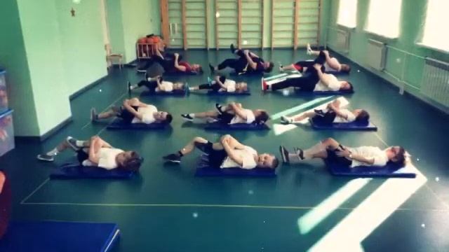 видео Стретчинг с родителями смотреть онлайн