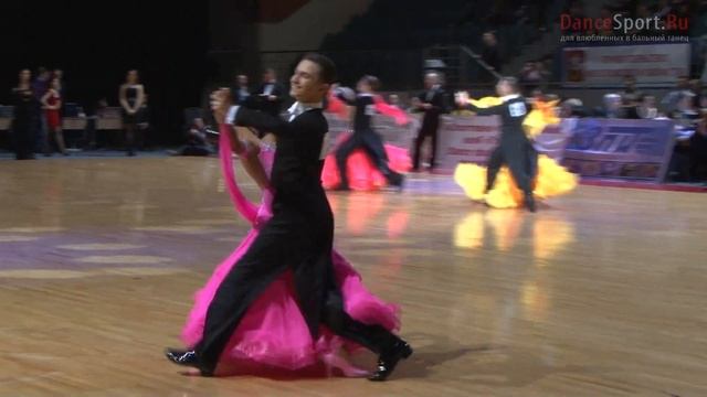 Малков Игнатий - Чалбасова Таисия, 1/2 Viennese Waltz смотреть онлайн