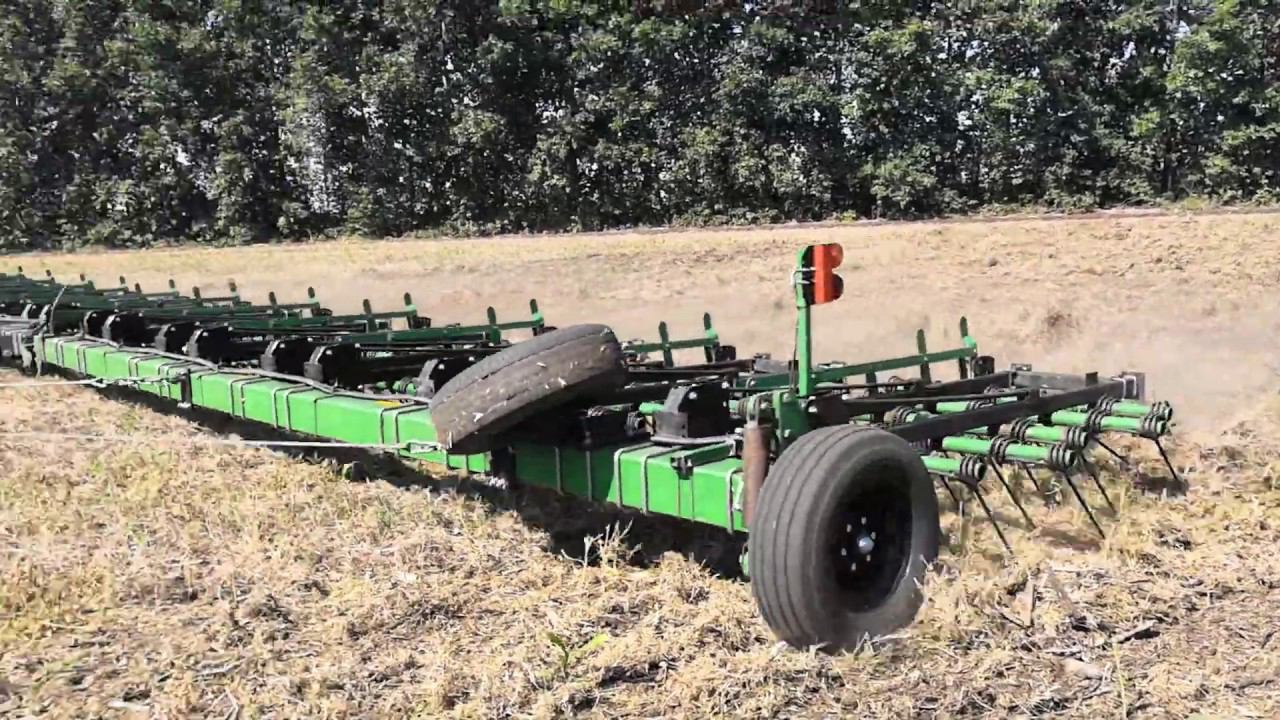 Боронование стерни гороха под посев озимой пшеницы. Кировец К744 R2, борона пружинная Summers смотреть онлайн