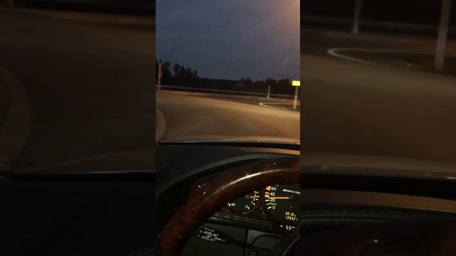 Mercedes S70 AMG 1998 W140 cruising смотреть онлайн