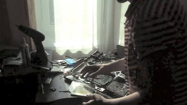 Как разобрать iMac если застрял CD/DVD смотреть онлайн