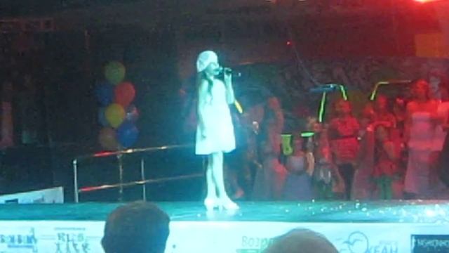 Бойченко Кристина. Стрекоза и муравей на французском языке смотреть онлайн