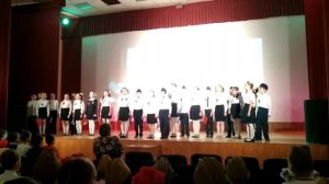 мы поём на сцене песню ещё тогда нас не было на свете