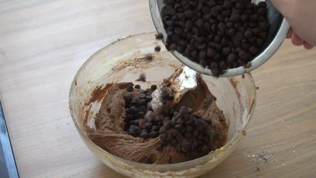#DIRUMAHAJA DOUBLE CHOCOLATE CHIP COOKIES!! | Luvita Ho смотреть онлайн