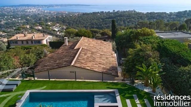 VALLAURIS - MAISON A VENDRE - 1 990 000 € - 216 m² - 6 pièce(s) смотреть онлайн