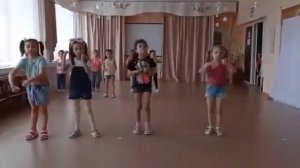 Ухо ты ,ух ты!Девочка ухтышка танец.Детский сад41 «Росинка» г.Якутск