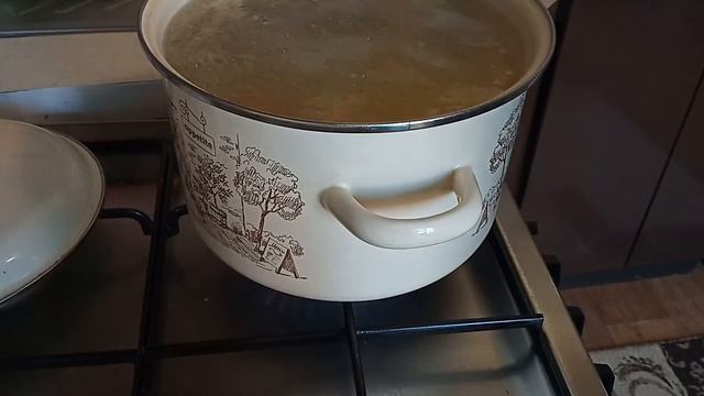 Супер вкусный бульончик из свиных ребер !!! смотреть онлайн