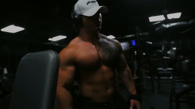 HOW TO BUILD A THICKER BACK смотреть онлайн