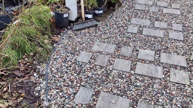 Дорожки из щебенки: технология и масса плюсов