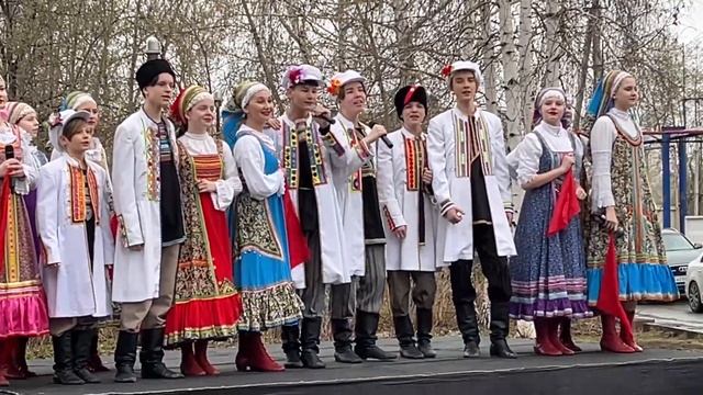 2023 Вновь на сцене "Военное Попурри" которое 10 лет назад пела "Уральская вечора". смотреть онлайн