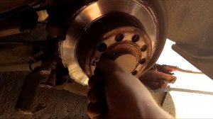 Skoda Octavia A5. Замена задних тормозных дисков и колодок.