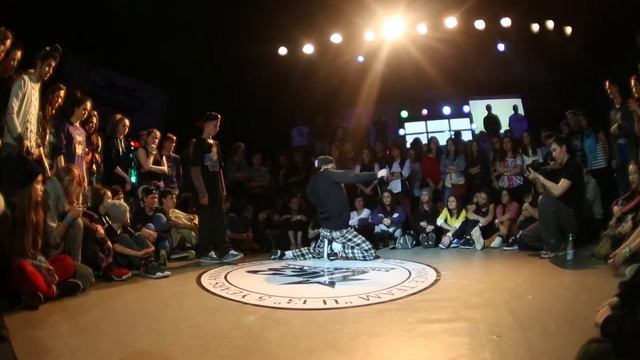Mimino "10th Avenue" VS Diman | Hip-Hop 1:4 | Battle U-13 смотреть онлайн