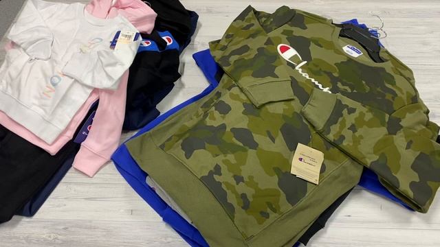 Лот 876. Мікс дитячого одягу Champion смотреть онлайн