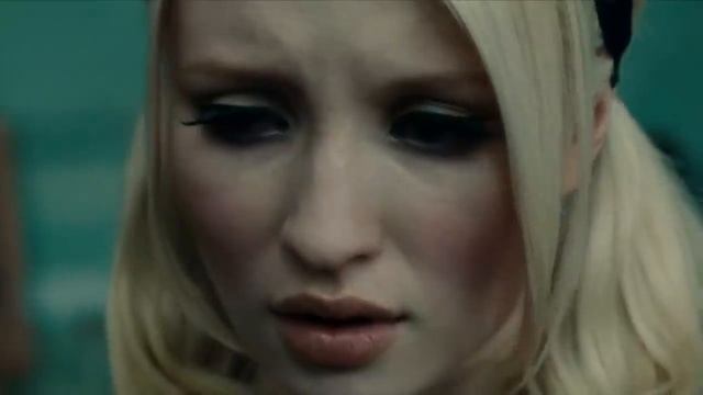 Emily Browning - Sweet Dreams смотреть онлайн