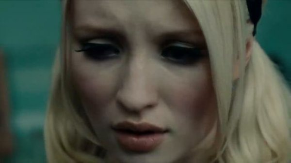 Emily Browning - Sweet Dreams