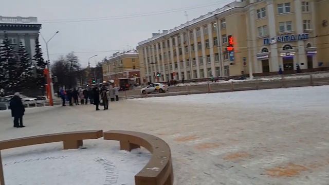 Кемерово: Рекордная ёлка за 18,5 млн рублей и Рождественская ярмарка Kemerovo Christmas tree 2020 смотреть онлайн