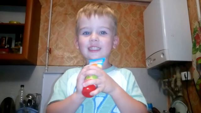 Маленький мальчик рассказывает стих и... икает:) смотреть онлайн