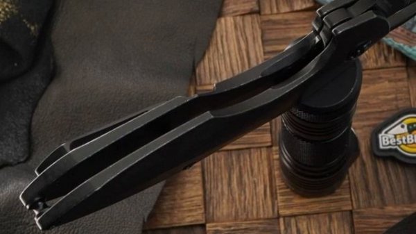 Складной нож Kizer Knives Megatherium сталь S35VN, титан