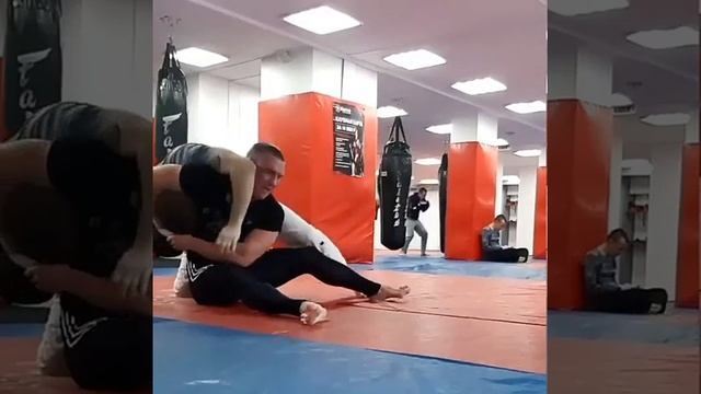 Спарринги ученика по джиу джитсу но-ги