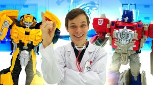 Сборник видео про игрушки. Роботы Трансформеры у Доктора Ой и Барби - игры в больницу
