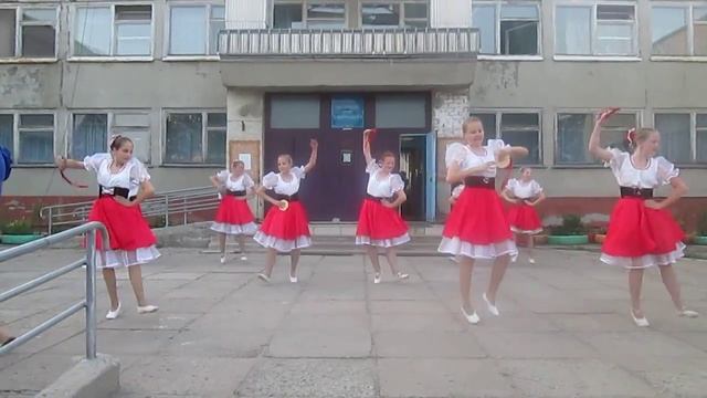 Танец на день поселка в мурыгино! смотреть онлайн