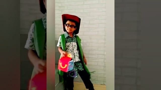 fashion show baju batik MC D смотреть онлайн