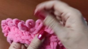 Шапочка узором ,, плетенка,, из Ализе пуффи файн.  Вяжем шапку без спиц и крючка.