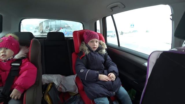 Батут развдекательный центр для детей с бабутами Сальто на батуте смотреть онлайн