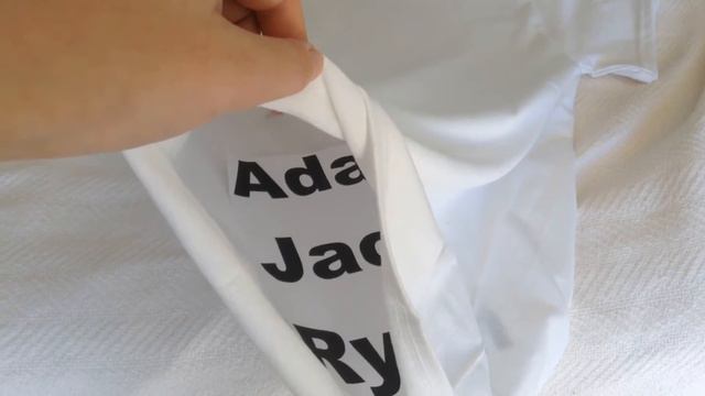 How To Easily Trace a Design Onto a White T-Shirt смотреть онлайн